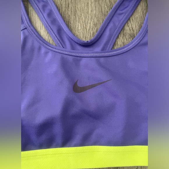 Nike Sports Bra - Picture 3 of 4